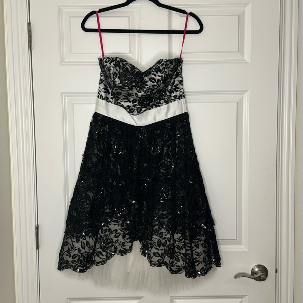 Betsey Johnson black and white lace tulle midi dress